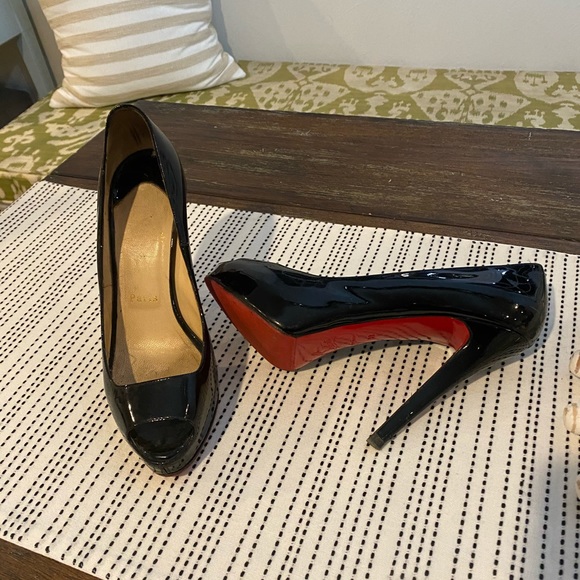 Christian Louboutin peep toe heel - Picture 4 of 4